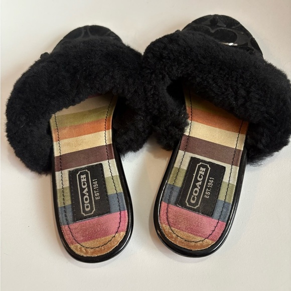 Coach Carra faux fur trim slippers black monogram silver charm size 6.5 - Picture 3 of 7